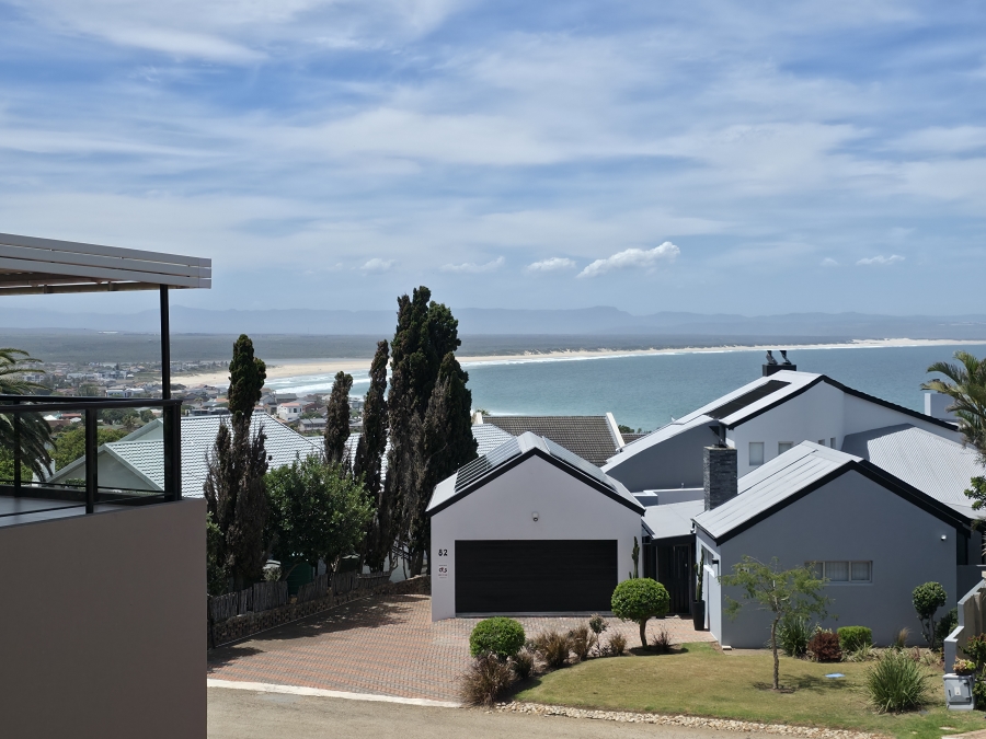 5 Bedroom Property for Sale in Wavecrest Eastern Cape